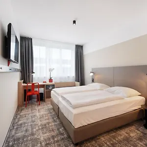 **** Hotel Wyndham Garden Messe Německo